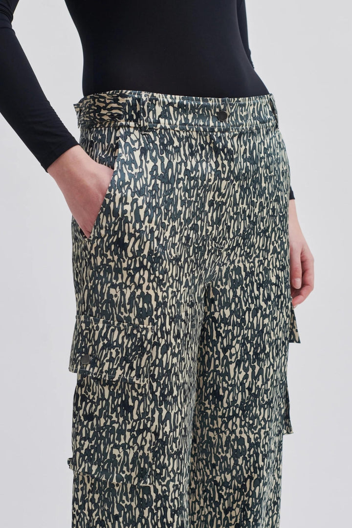 Second Female | Luna Printed Pant | Woodland Gray - Dutch Hideout