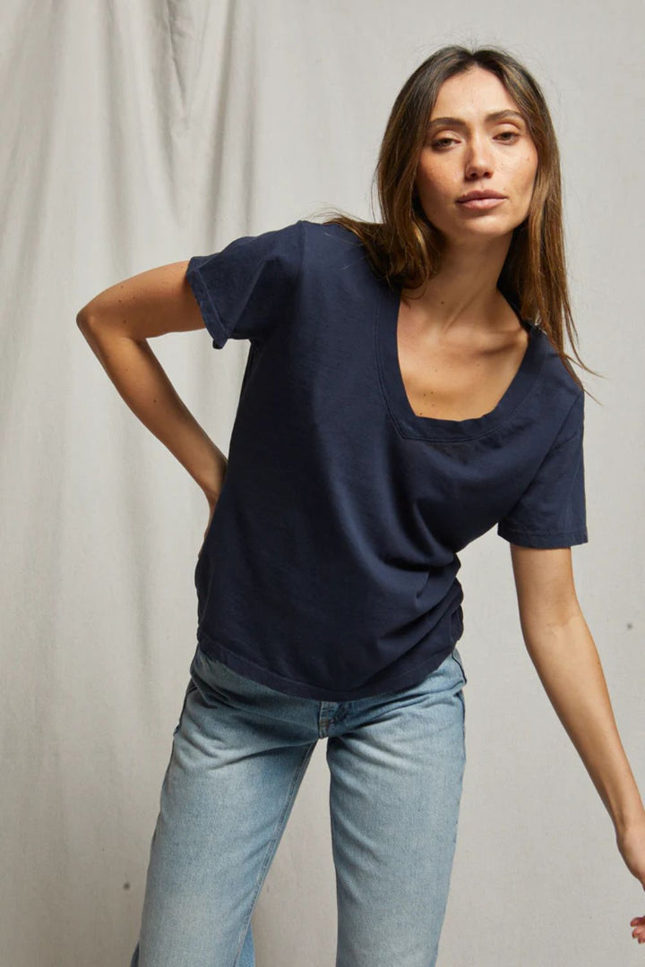 perfectwhitetee | hendrix crispy lightweight cotton boxy v neck tee | Navy