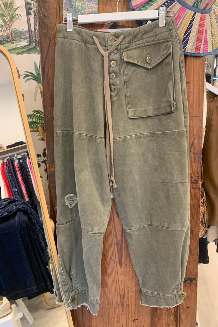 M.A Dainty | Trucker Pants | Caper