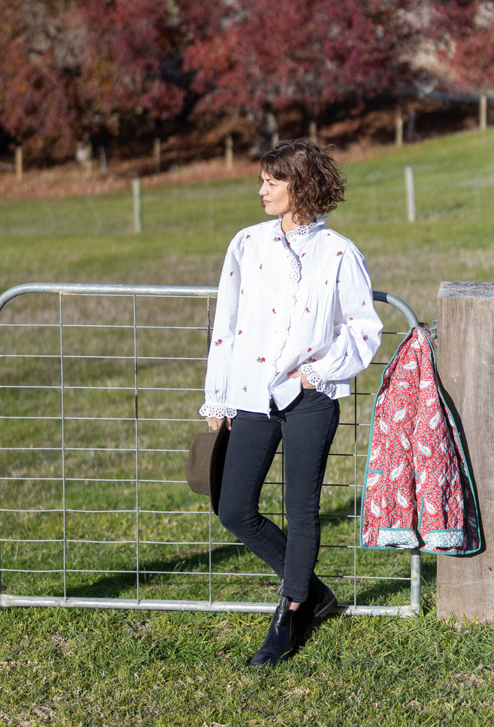 Mandalay Designs | Floral ditsy Embroidery shirt | White - Dutch Hideout