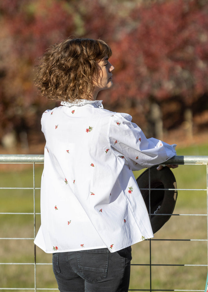 Mandalay Designs | Floral ditsy Embroidery shirt | White - Dutch Hideout