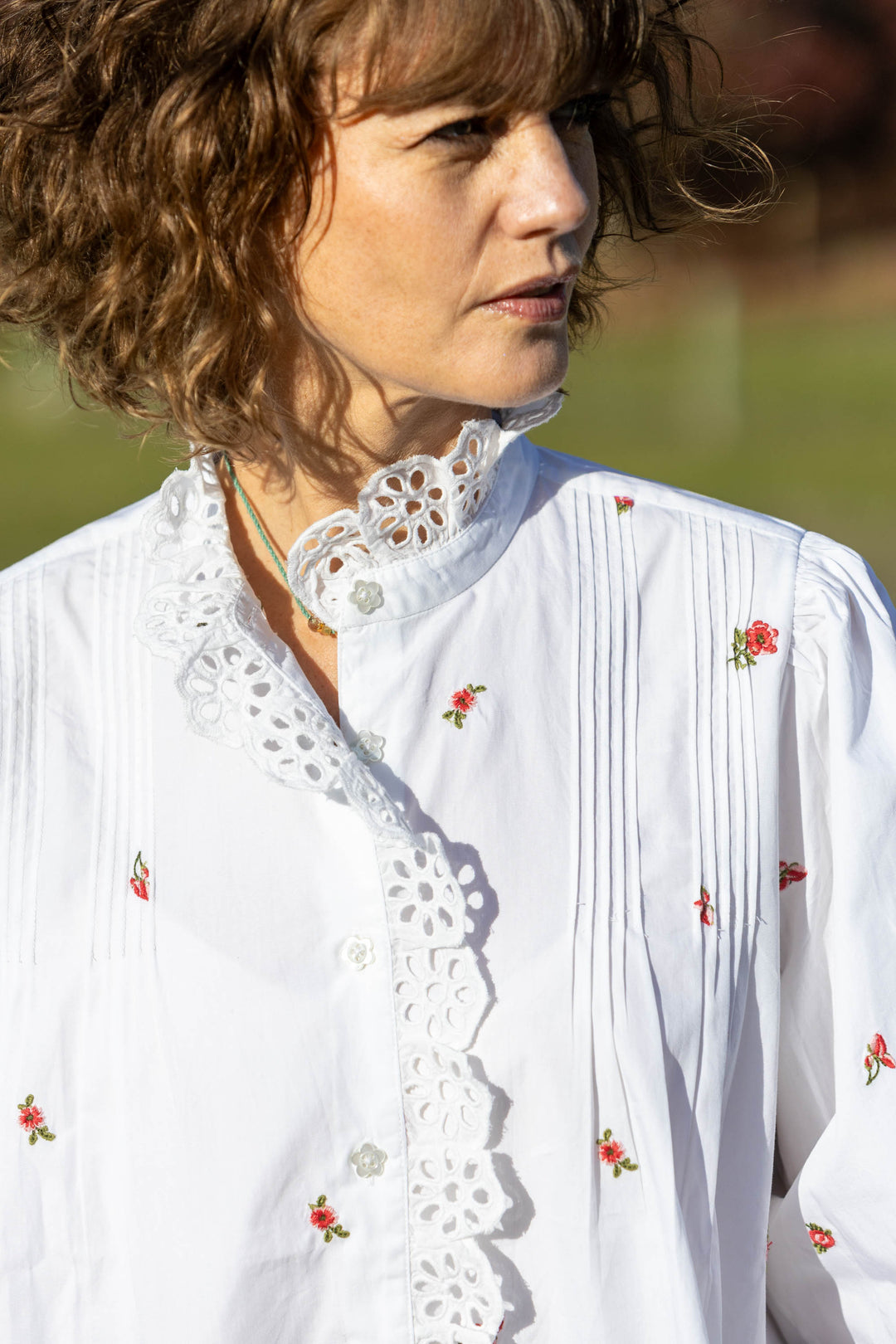 Mandalay Designs | Floral ditsy Embroidery shirt | White - Dutch Hideout