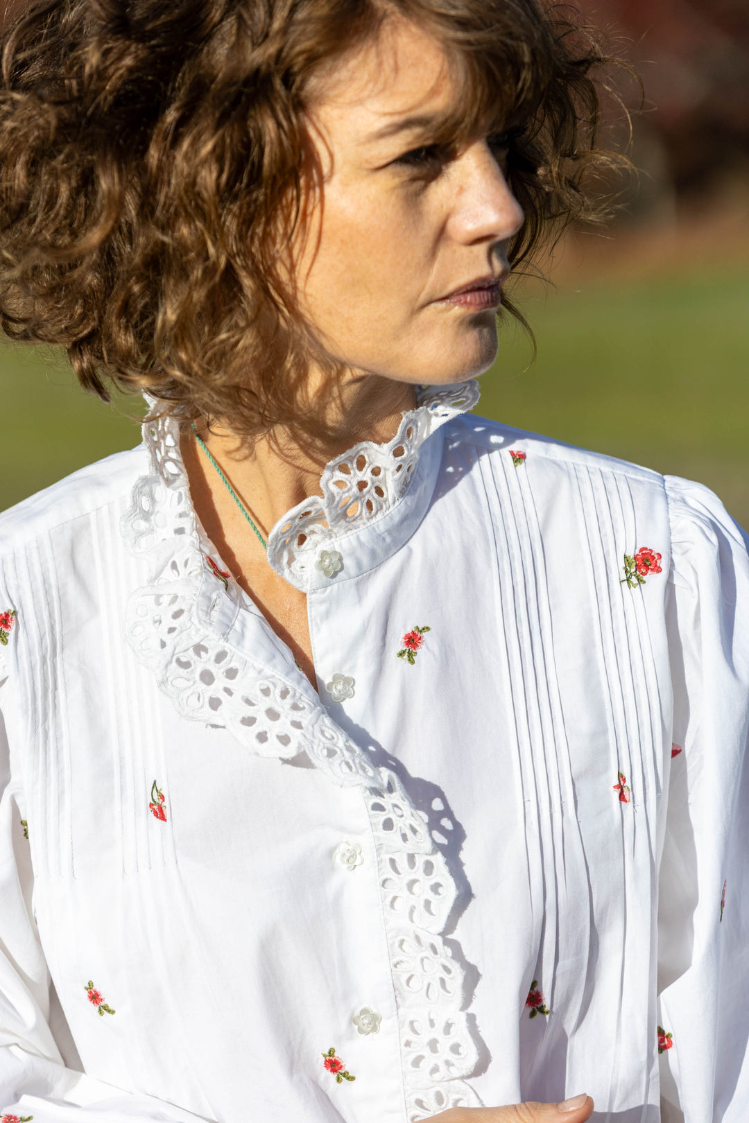 Mandalay Designs | Floral ditsy Embroidery shirt | White - Dutch Hideout