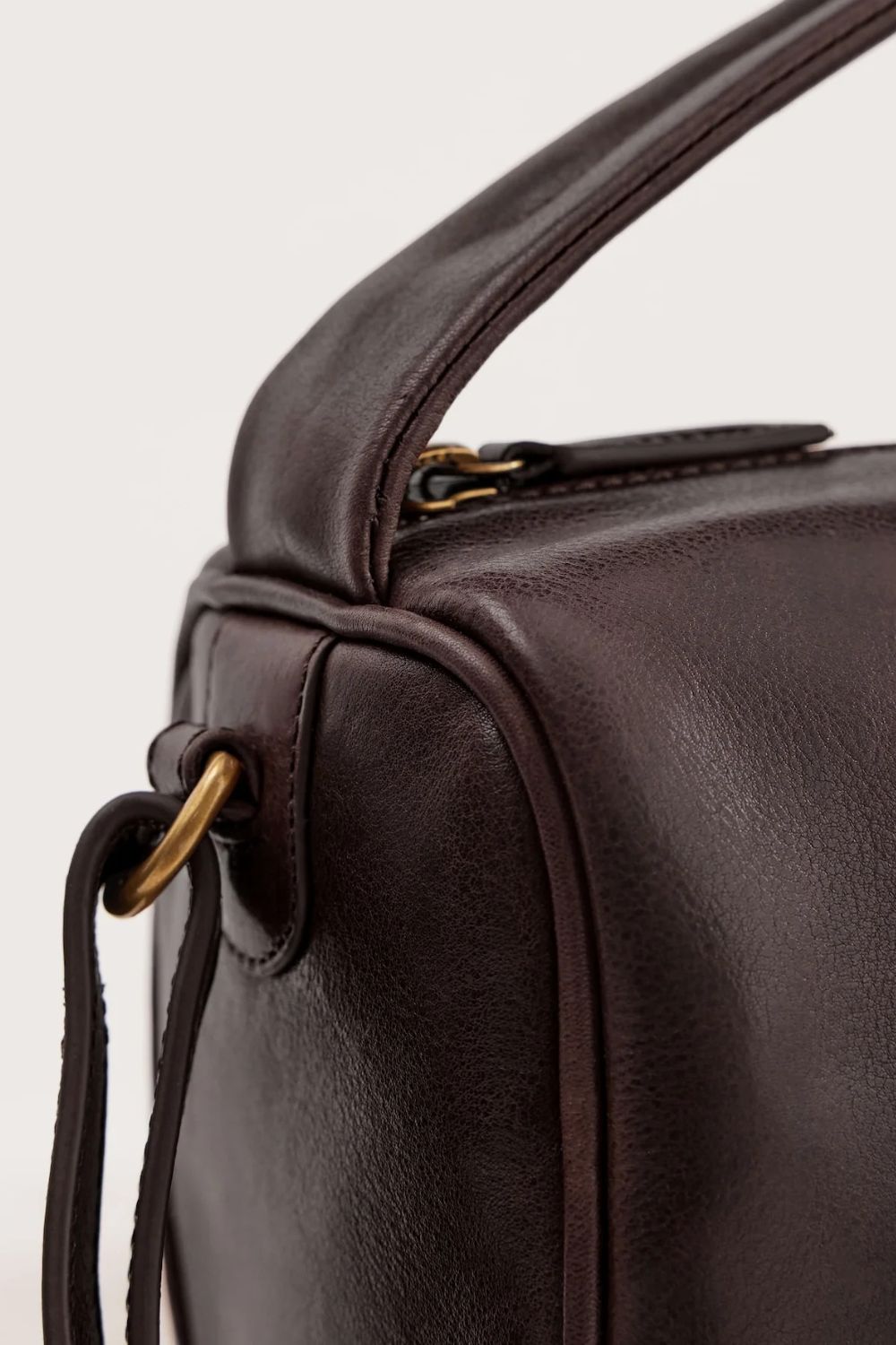JuJu & Co | Small Bolster Bag | Mahogany - Dutch Hideout
