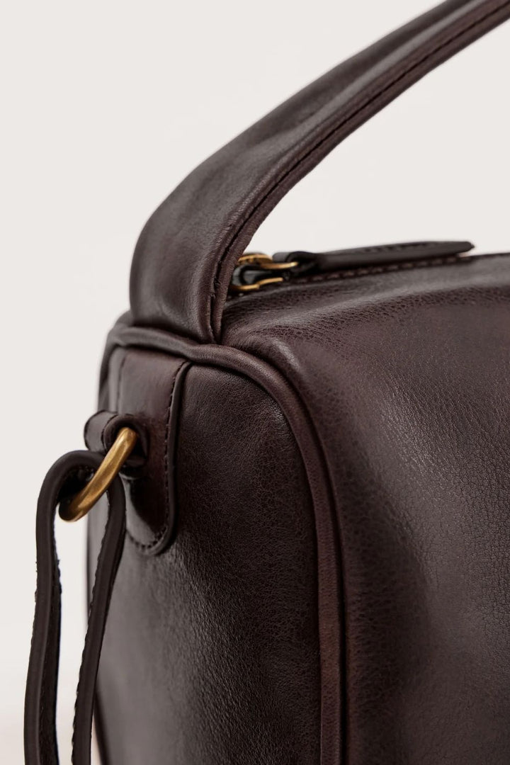 JuJu & Co | Small Bolster Bag | Mahogany - Dutch Hideout
