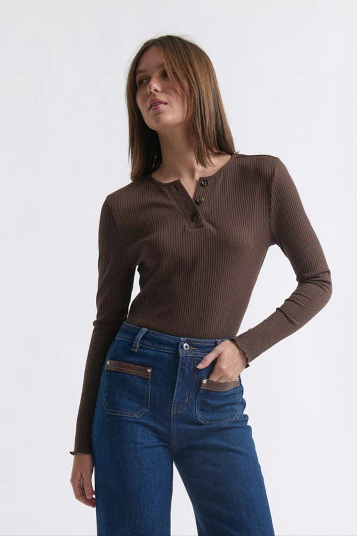 Kireina | Heather Top | Chocolate - Dutch Hideout