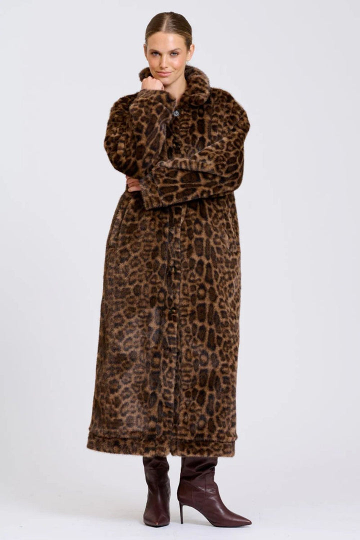Shirty | Leopard Reverso Long Faux Fur Reversable Coat | Leopard & Khaki - Dutch Hideout