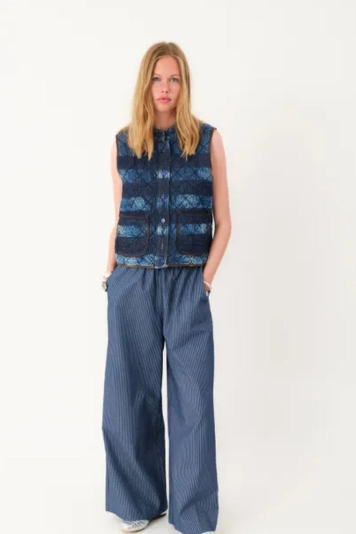 Lollys Laundry | CairoLL Quilted Vest | Blue - Dutch Hideout
