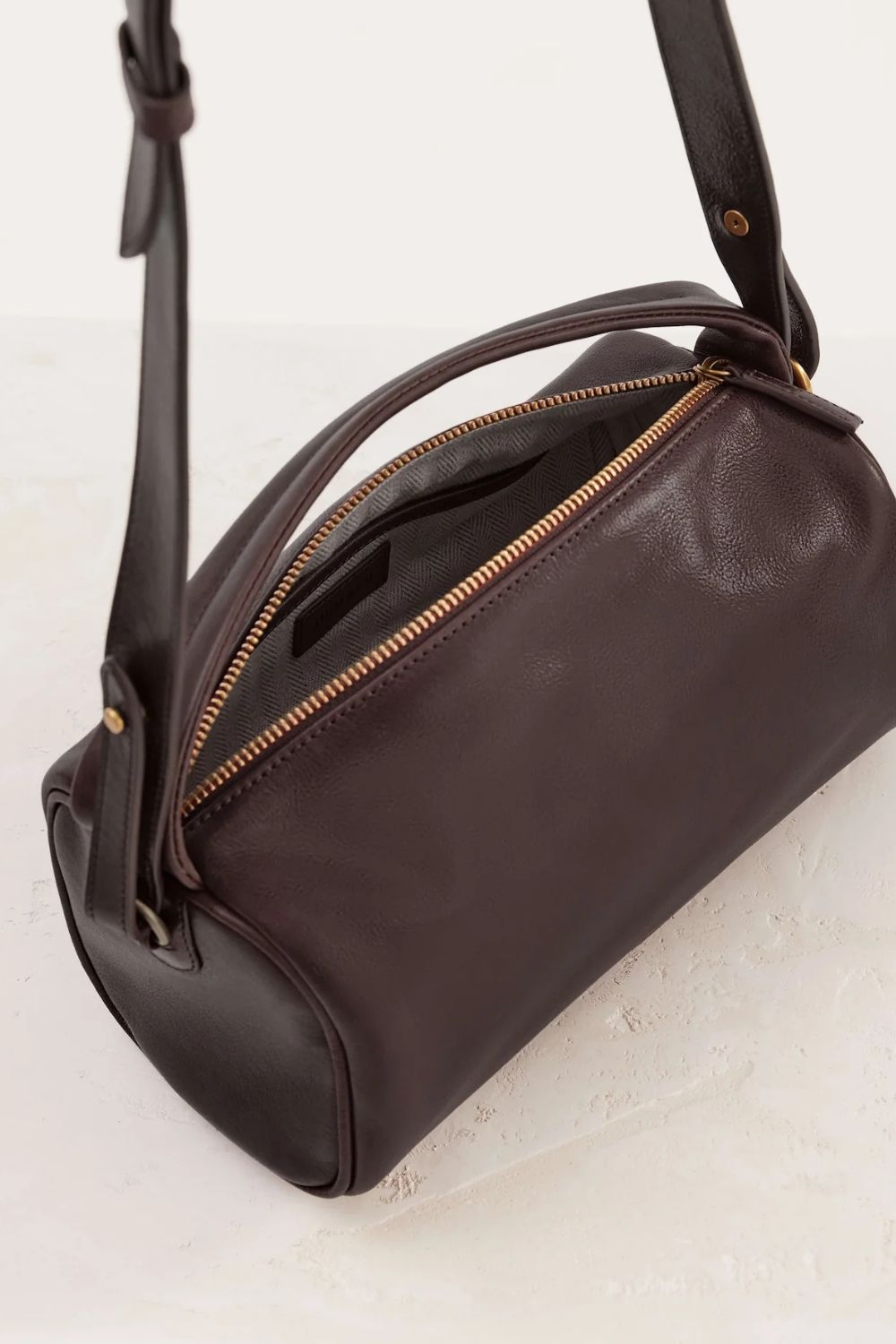 JuJu & Co | Small Bolster Bag | Mahogany - Dutch Hideout