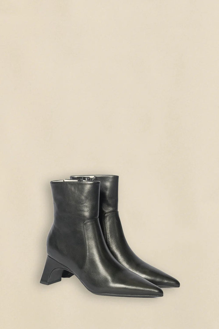 Zoe Kratzmann | Duel Boot | Black