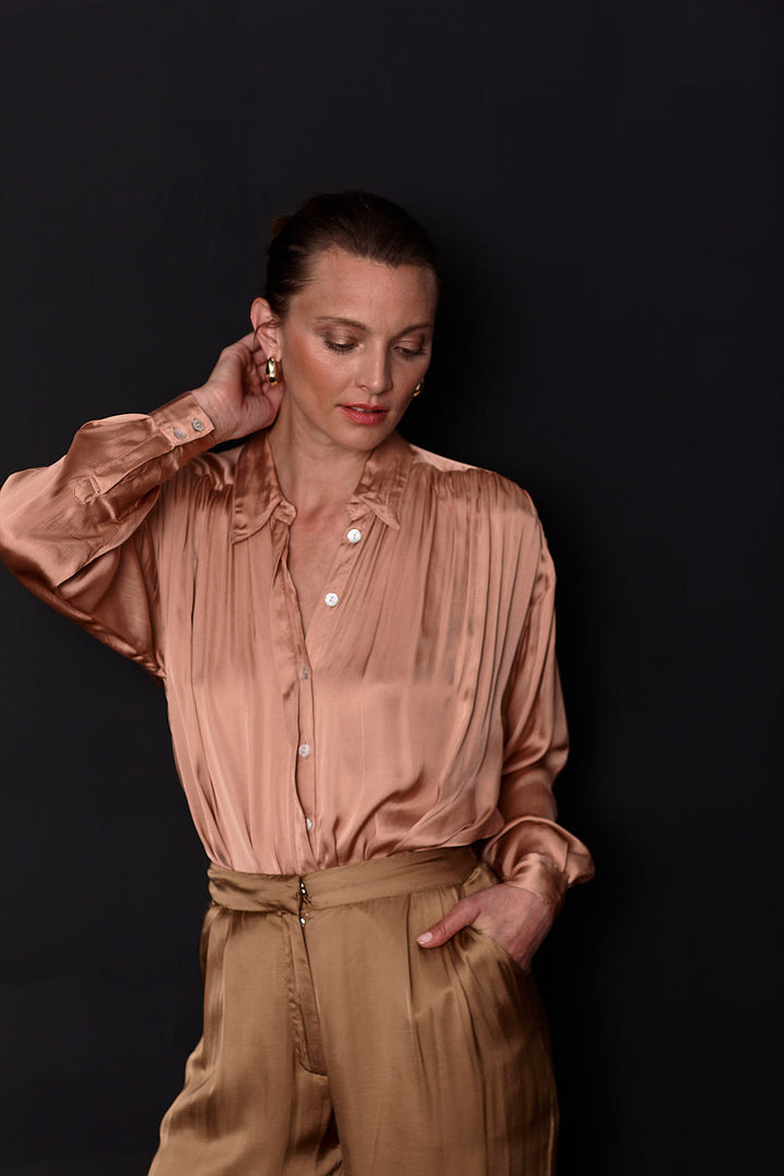 Natasha the label | Yasmin Silky Shirt | Camel