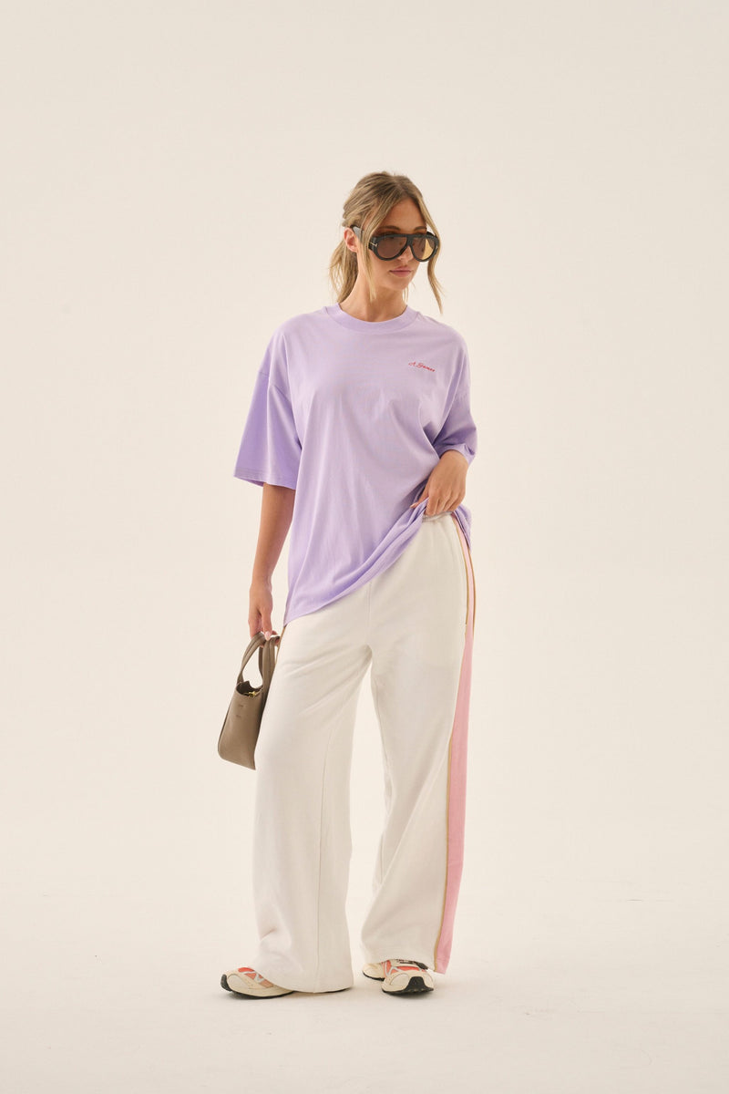 Palmera Sun Tee Lavender worn