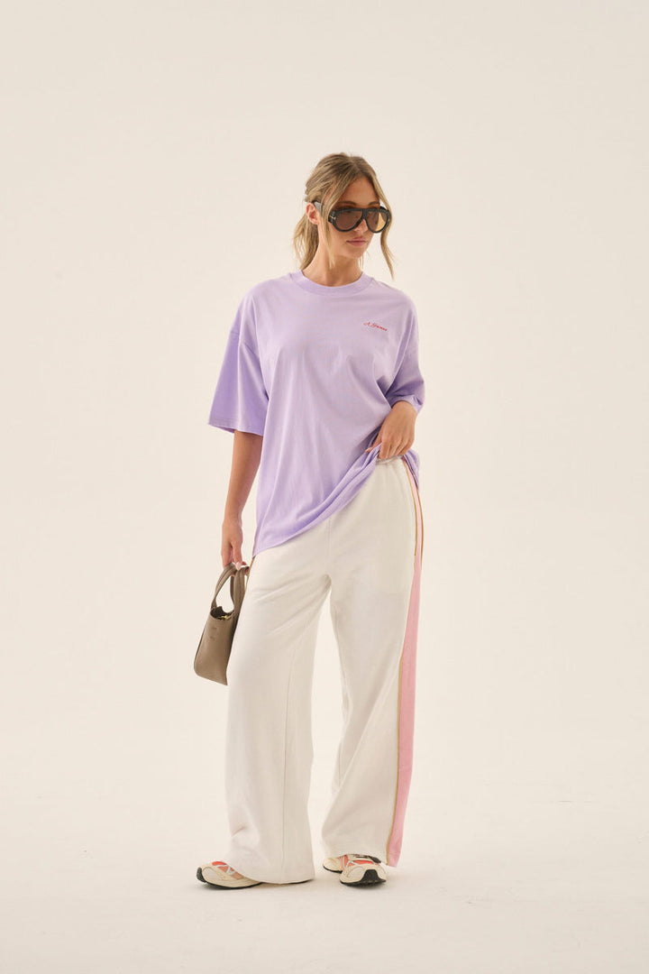 Palmera Sun Tee Lavender worn