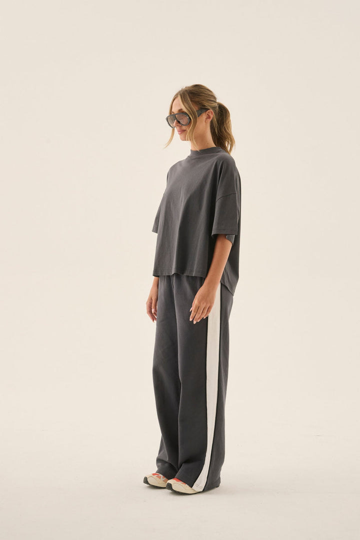Palmera Oversized Tee Washed Black back print