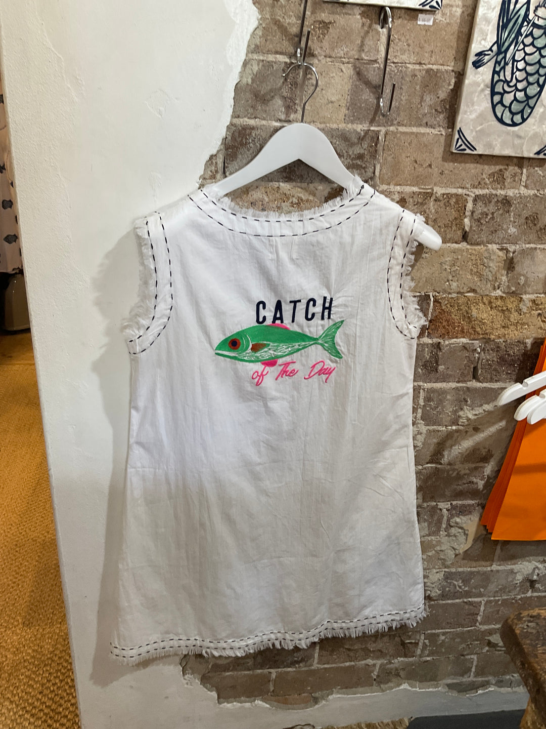 MANDALAY DESIGNS I CATCH OF THE DAY GIDGET DRESS I WHITE MULTI - Dutch Hideout