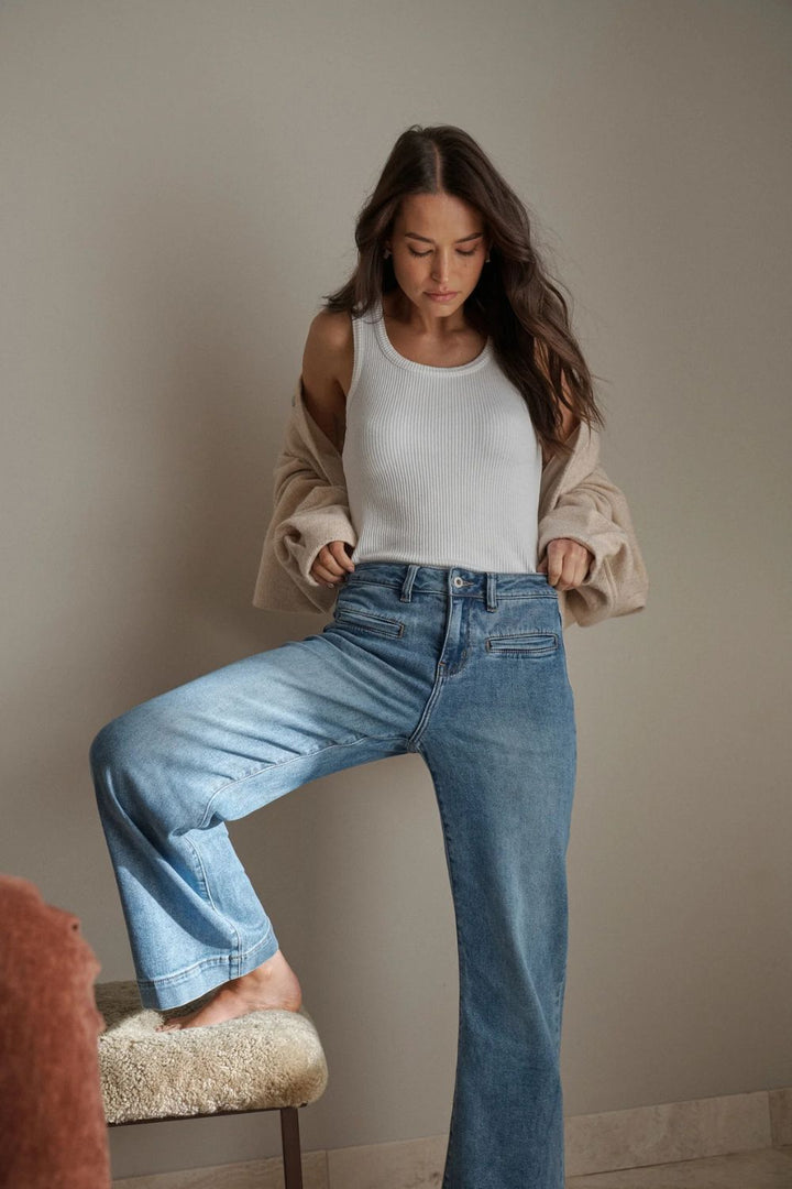 Kireina | Freya Jean | Dakota Wash