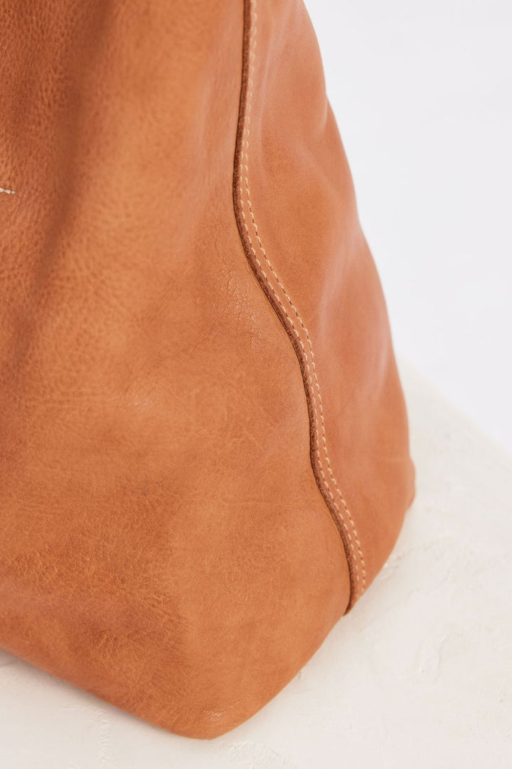 JuJu & Co | Unlined Slouchy | Tan - Dutch Hideout