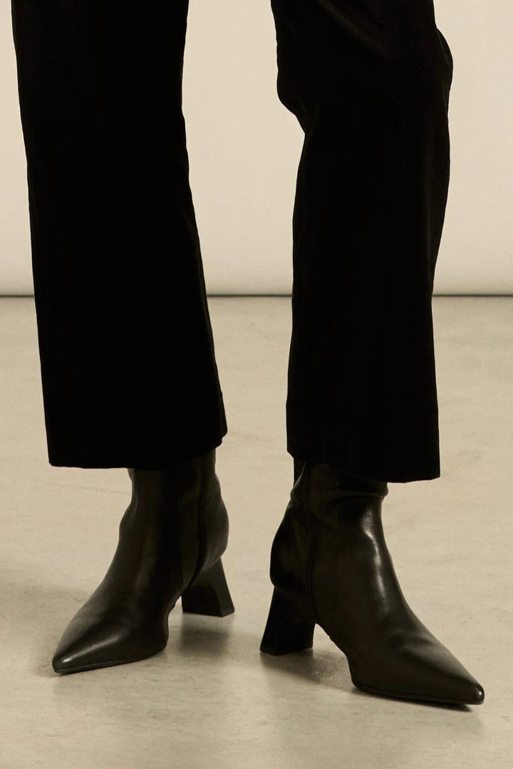 Zoe Kratzmann | Duel Boot | Black