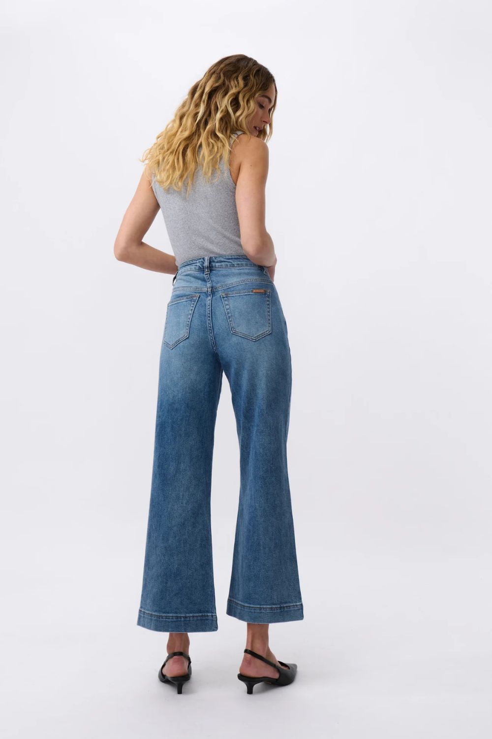 Kireina | Freya Jean | Dakota Wash