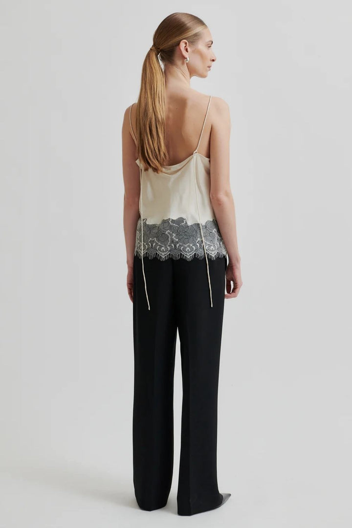 Second Female | Wila Lace Detail Slip Top | Tofu - Dutch Hideout