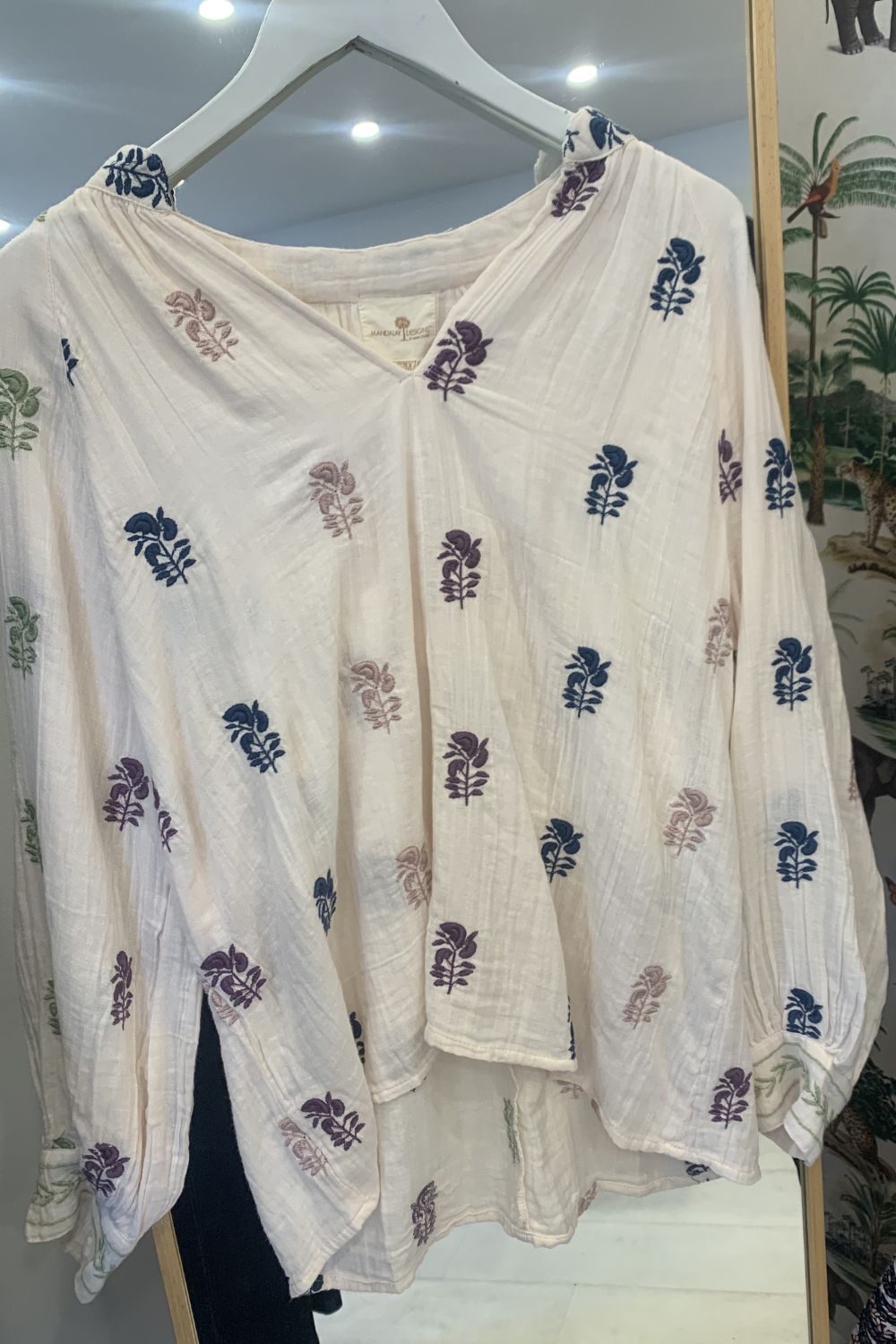 Mandalay Designs | Flowers Paisley Embroidery Top | Cream - Dutch Hideout