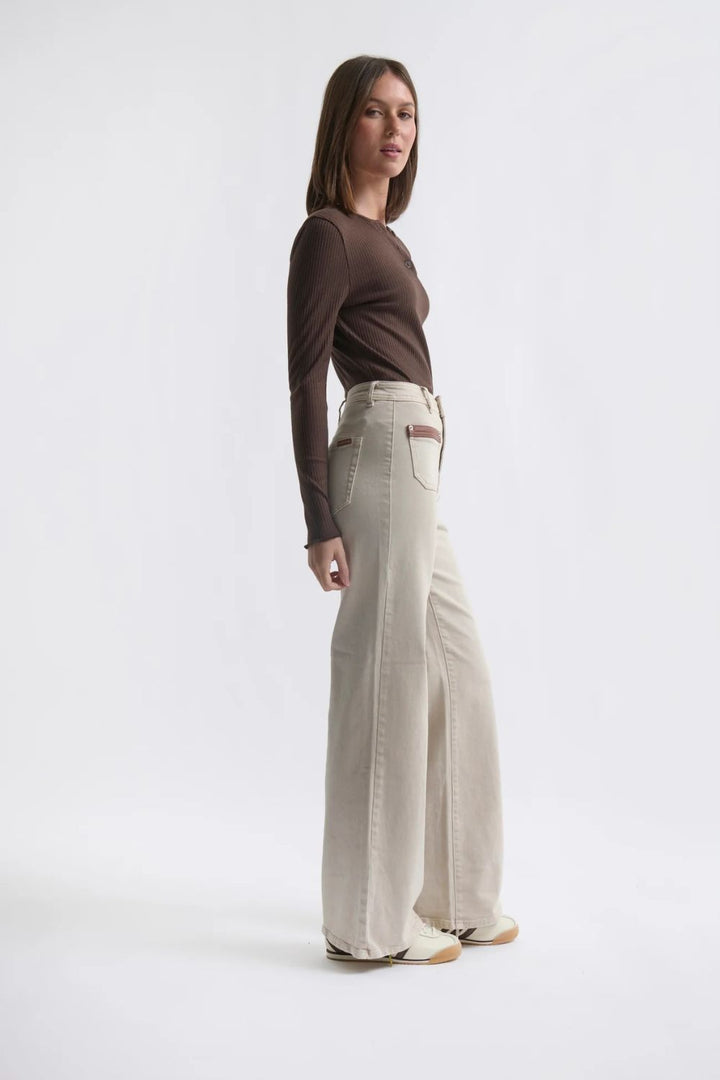 Kireina | Harper Jean | Leather Pocket | Sand