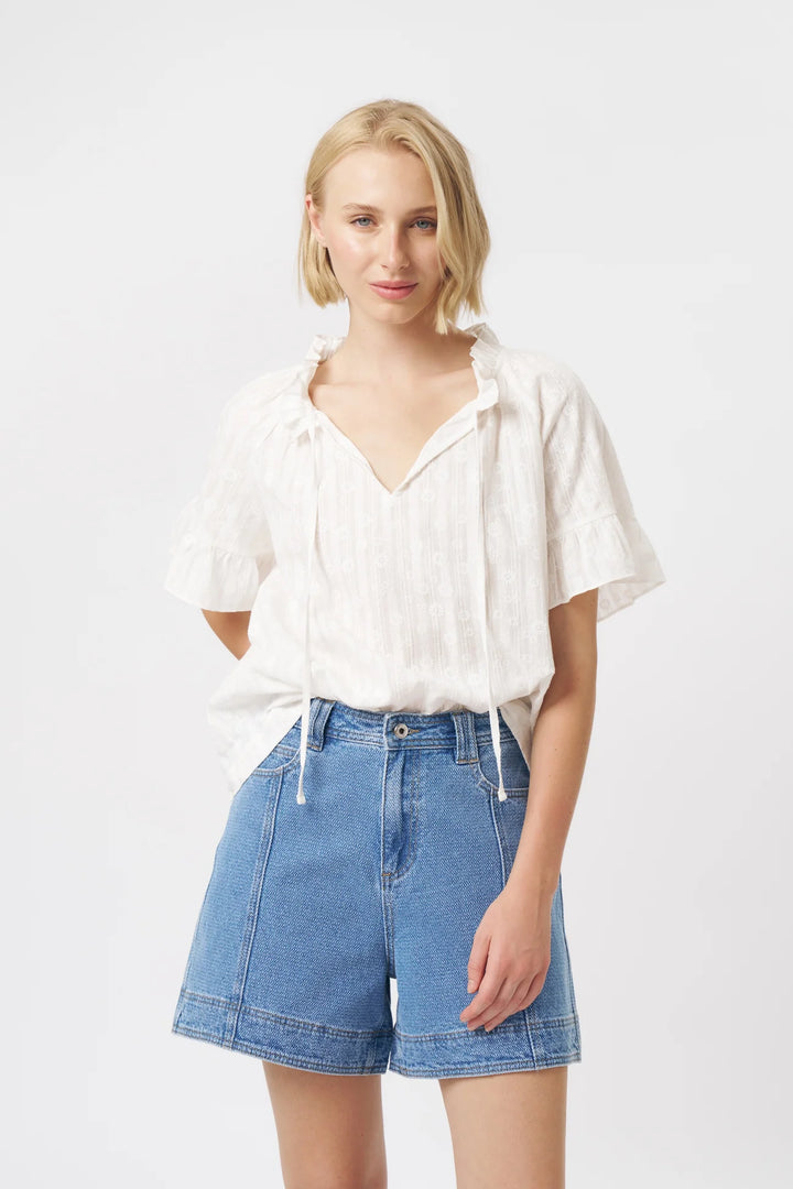 KIREINA I PATRICIA SHIRT I WHITE WITH WHITE FLOWER - Dutch Hideout
