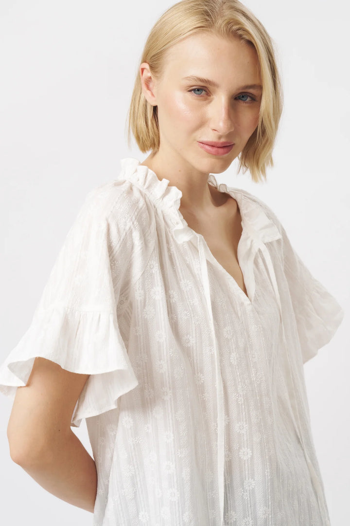 KIREINA I PATRICIA SHIRT I WHITE WITH WHITE FLOWER - Dutch Hideout
