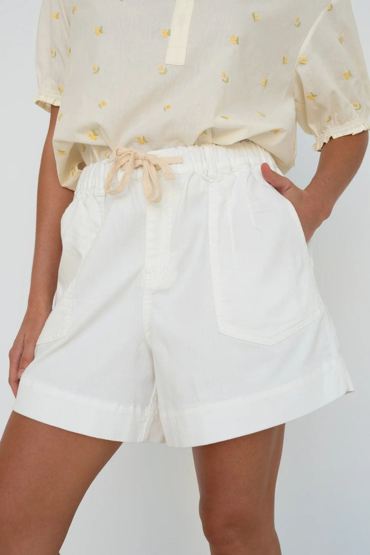 Kireina | Sofia Short | Snow White