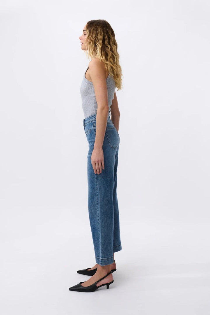 Kireina | Freya Jean | Dakota Wash