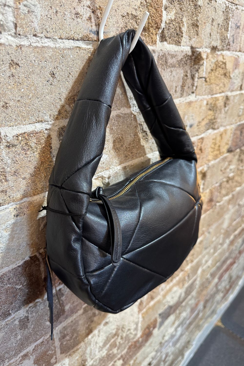 Rugged Hide | Osaka Small Leather Bag | Black