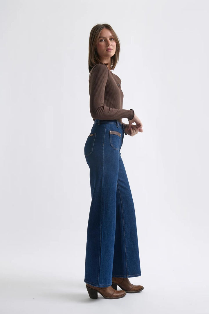 Kireina | Heather Top | Chocolate - Dutch Hideout