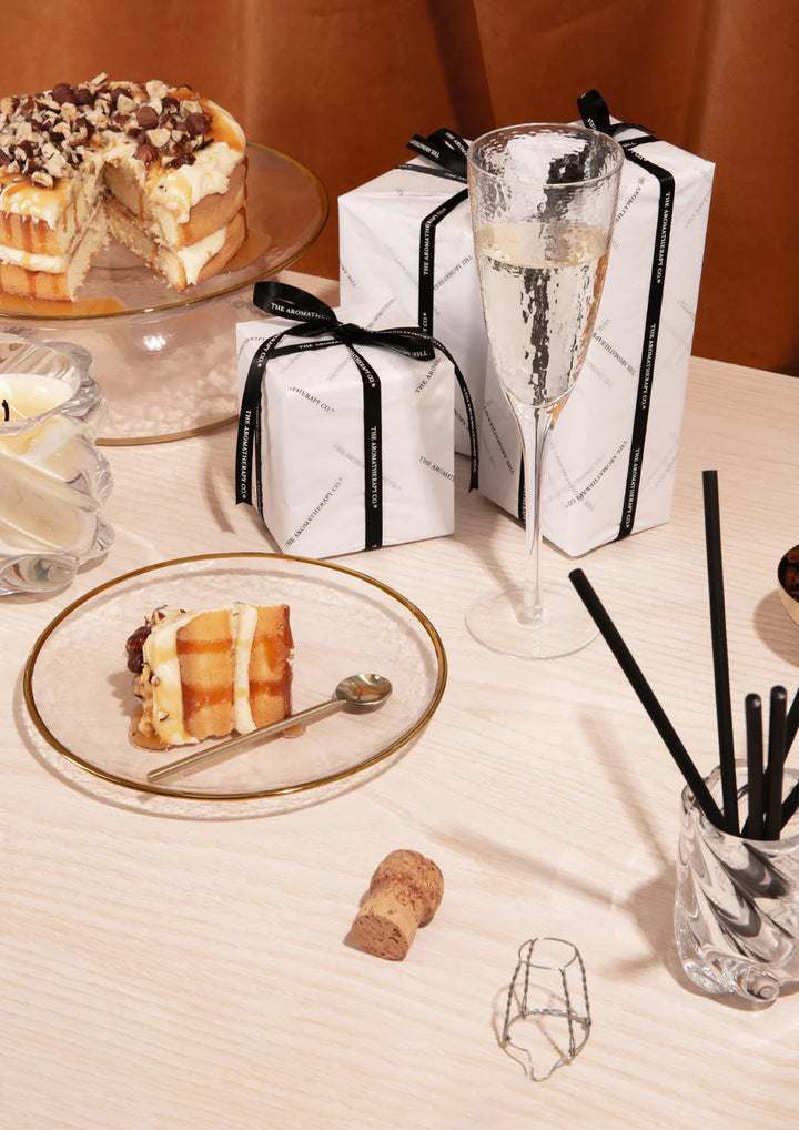 The Aromatherapy Co | Festive Favours LE Aroma Sticks & Holder - Caramel Hazelnut