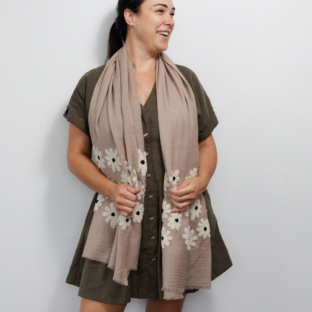Zoda I Scarf I Flower - Dutch Hideout