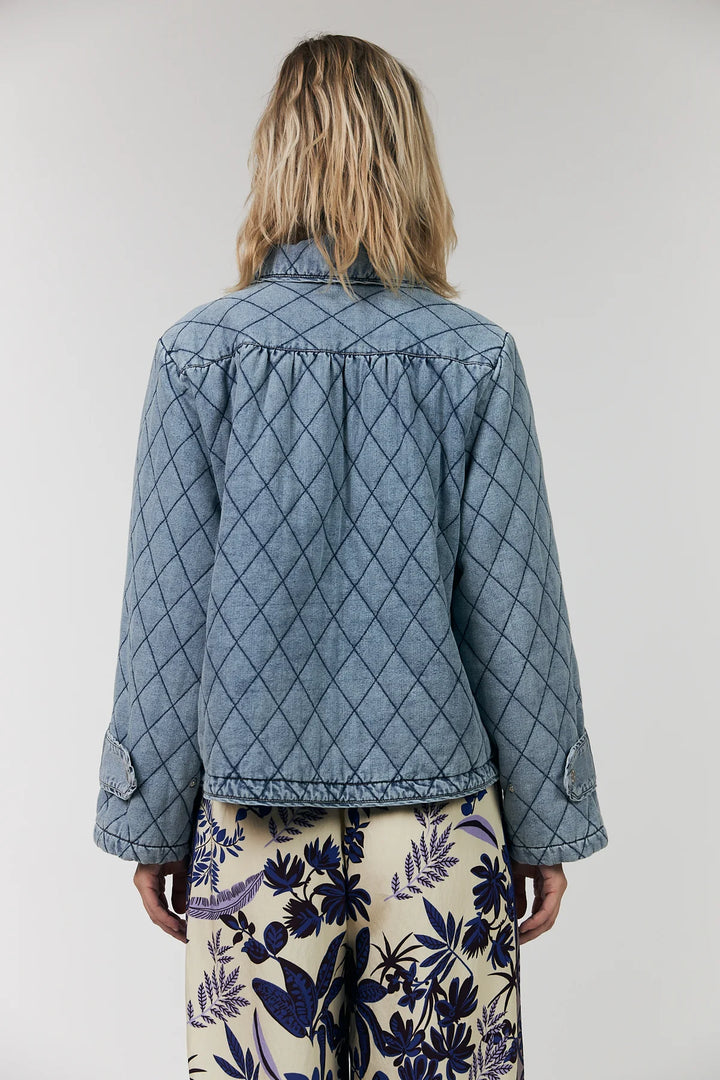 Lolly’s Laundry I Viola Quilted Jacket I Washed Denim - Dutch Hideout