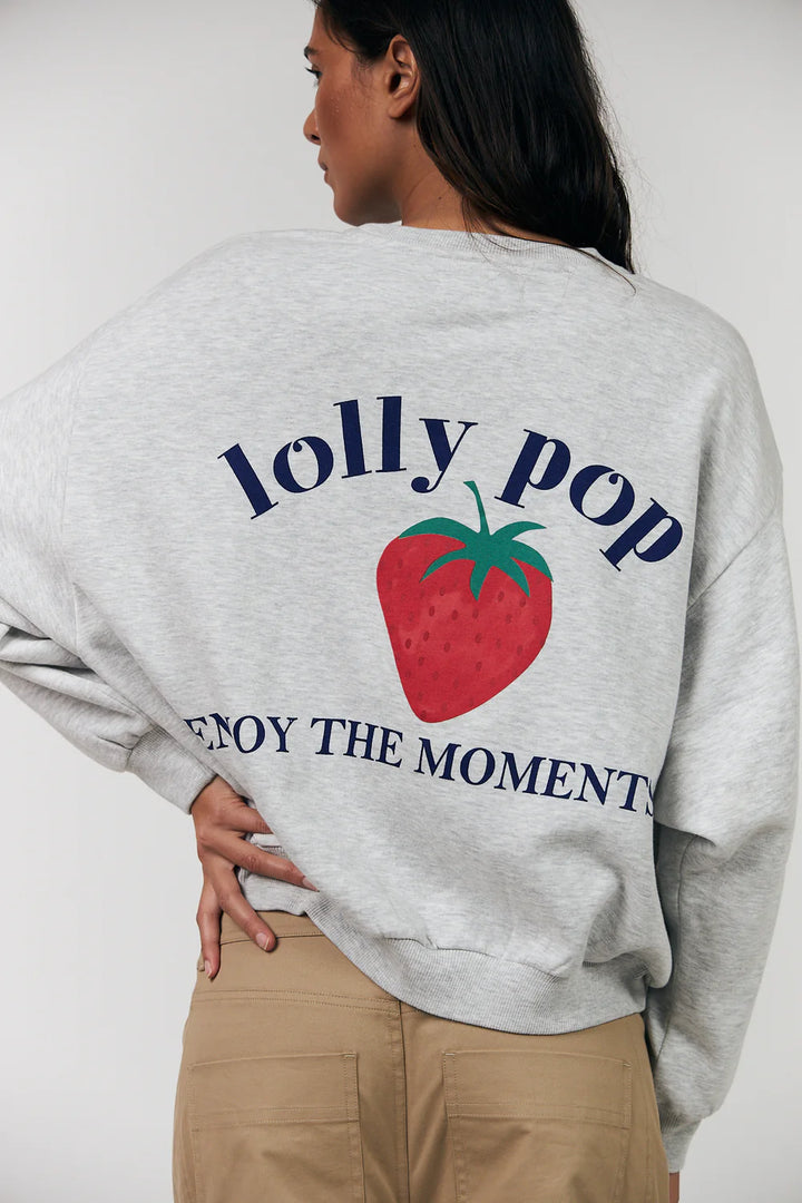 Lollys Laundry I Sydney Strawberry Sweatshirt I Light Grey Melange - Dutch Hideout