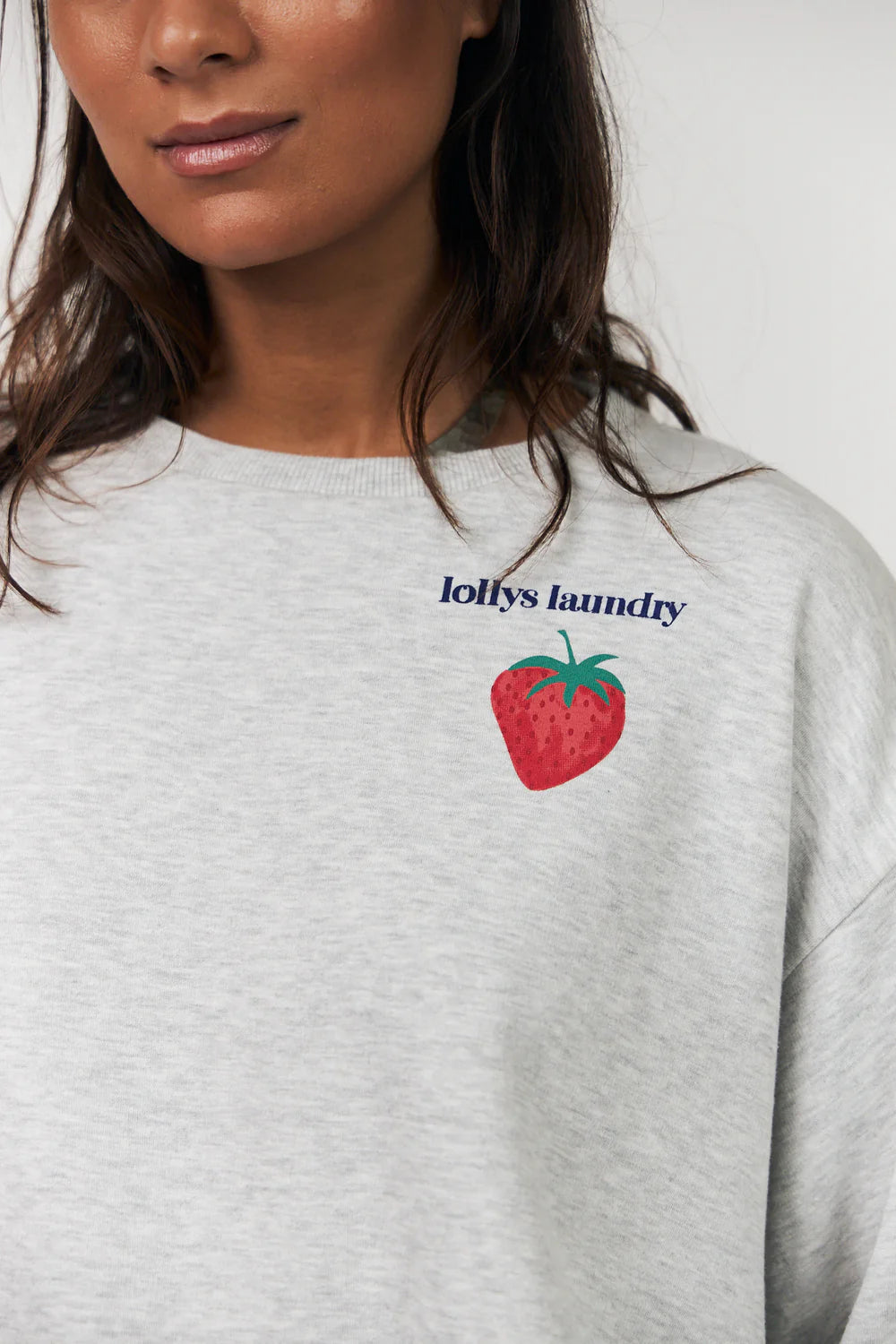 Lollys Laundry I Sydney Strawberry Sweatshirt I Light Grey Melange - Dutch Hideout