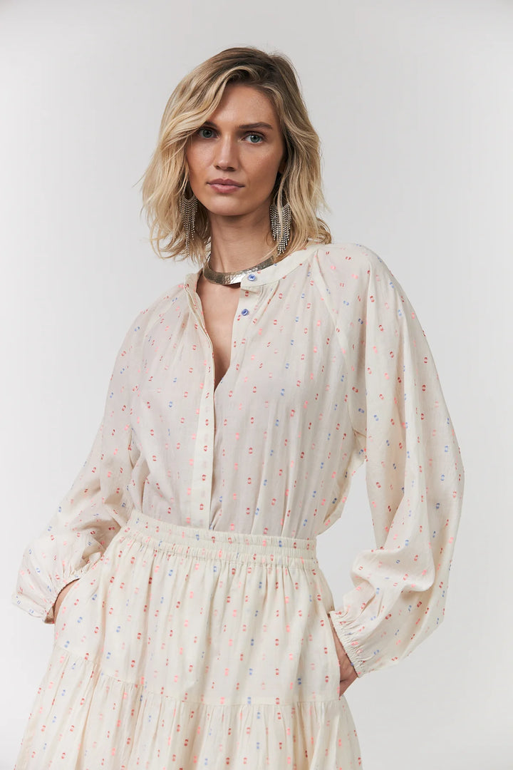 Lollys Laundry I Hailey Shirt I Creme - Dutch Hideout