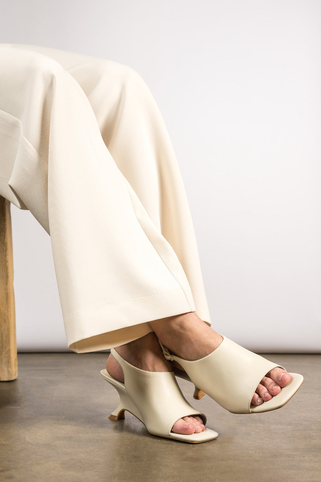 ZOE KRATZMANN I DALLIANCE HEEL I PARCHMENT