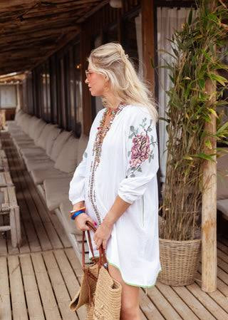 Place du Soleil | White Floral Rosa/Green Embroidered Dress