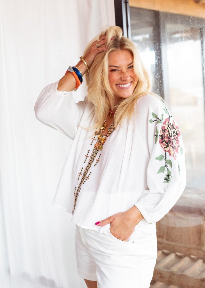 Place du Soleil | White Floral Rosa & Green Embroidered Blouse