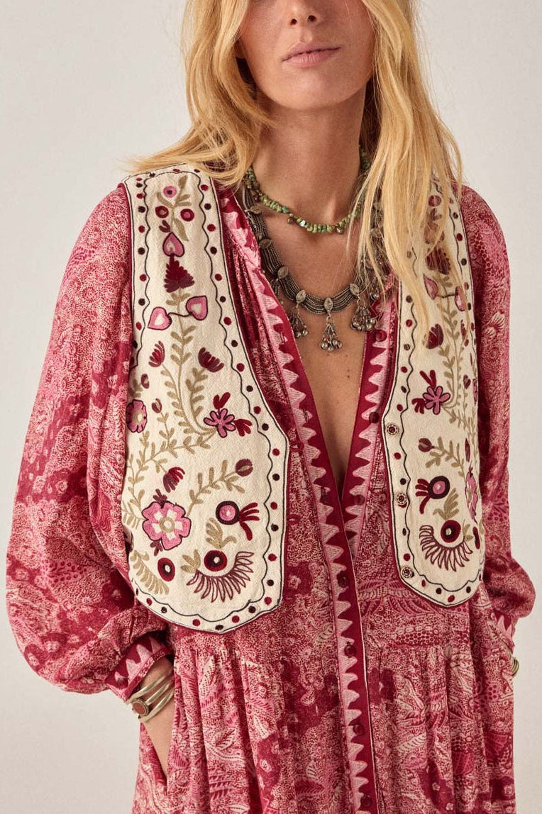 Lola Vest in Freak Folk - model shot