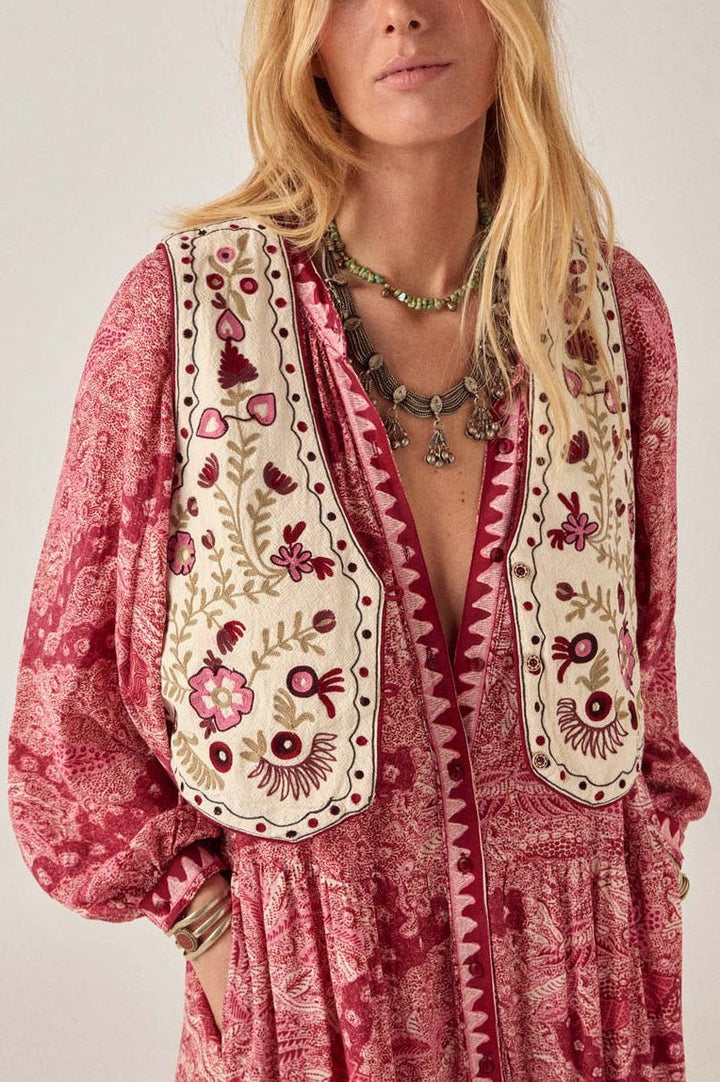 Lola Vest in Freak Folk - model shot
