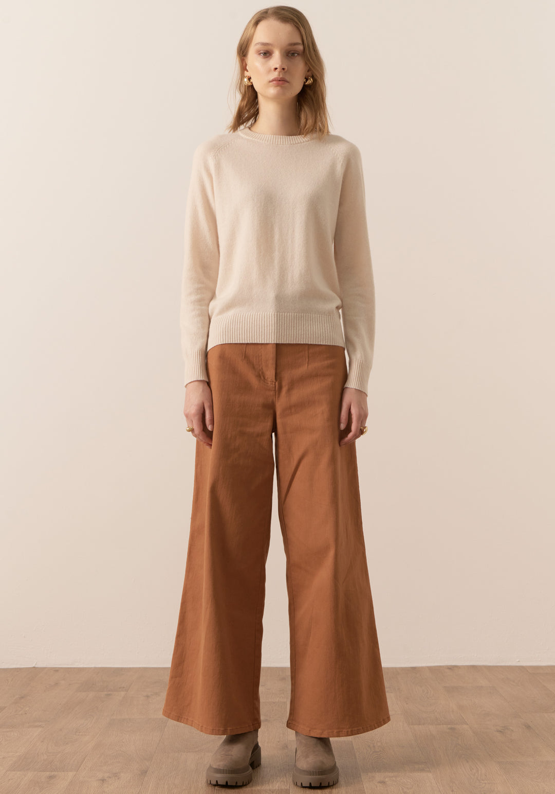 POL Clothing | Willow Cashmere Crew Neck Knit | Shell
