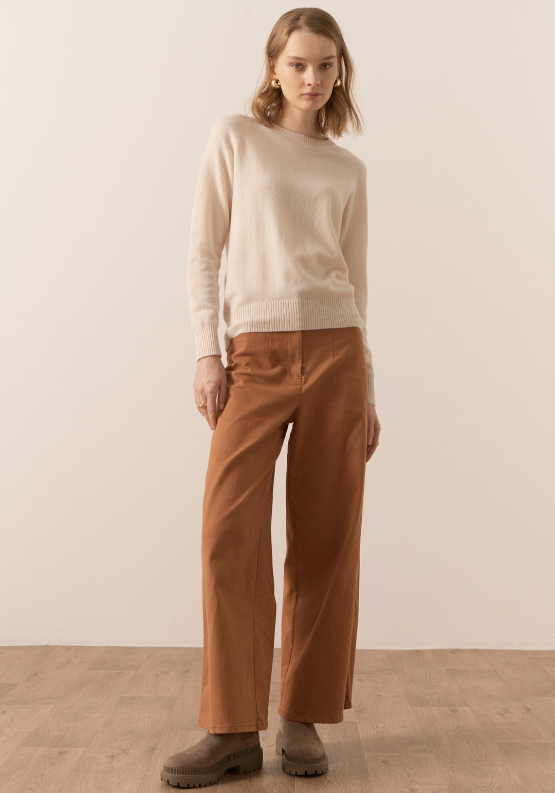 POL Clothing | Willow Cashmere Crew Neck Knit | Shell