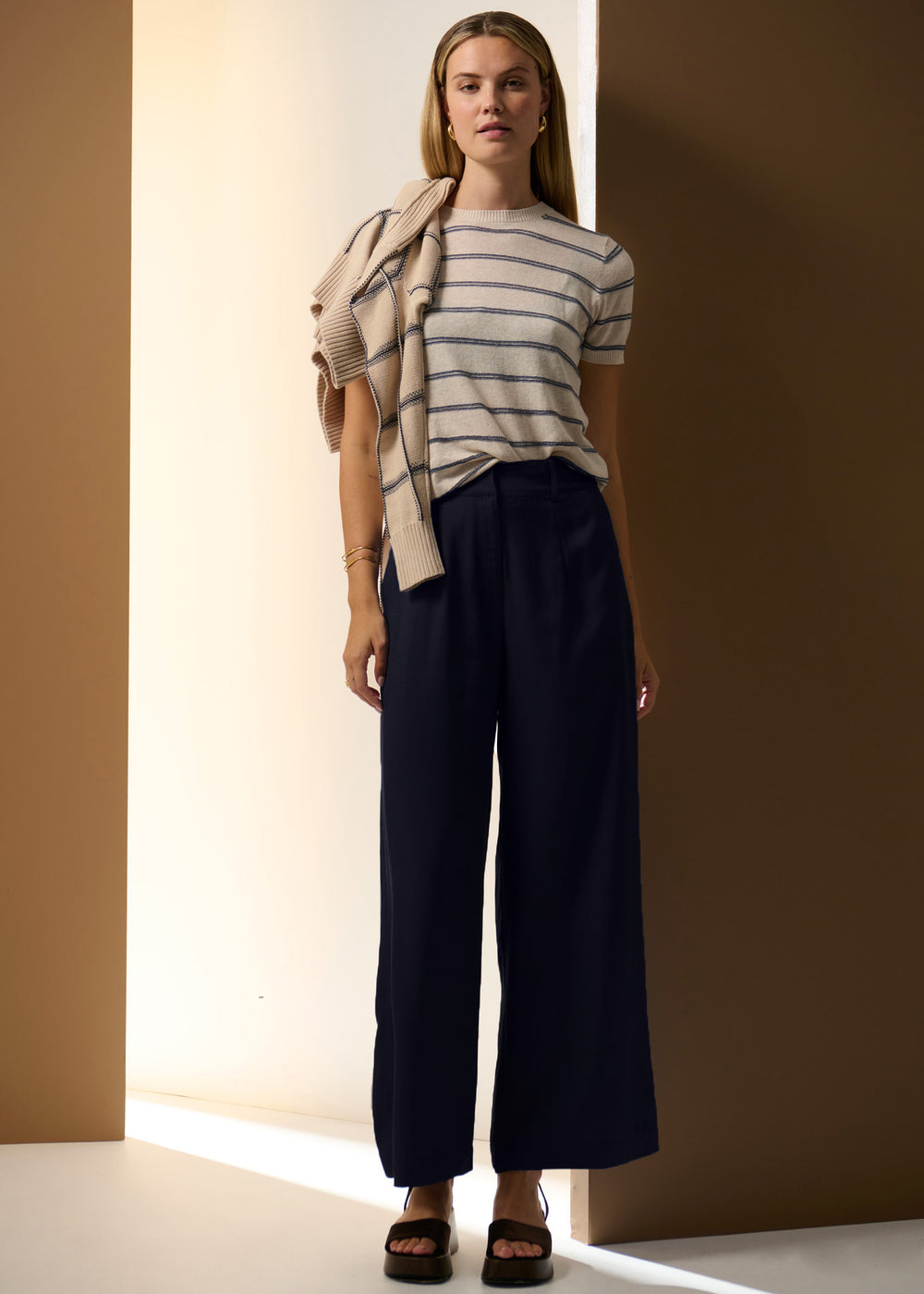 POL Clothing | Sable Tee Stripe | Pebble / Blue - Dutch Hideout