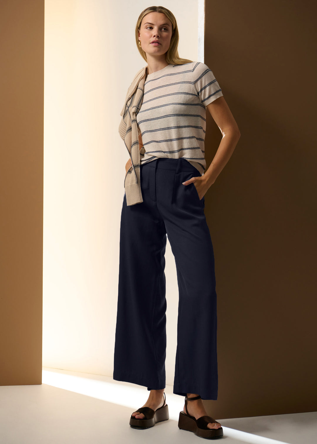 POL Clothing | Sable Tee Stripe | Pebble / Blue - Dutch Hideout