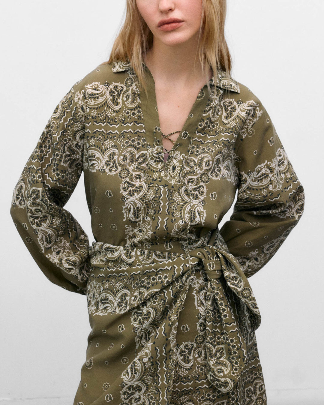Waterlily Woman Shirt Bandana Print