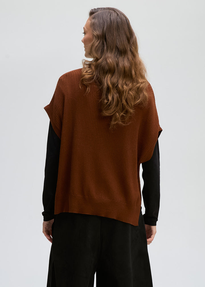 Zaket & Plover | Sleeveless Crew Essential | Chestnut - Dutch Hideout