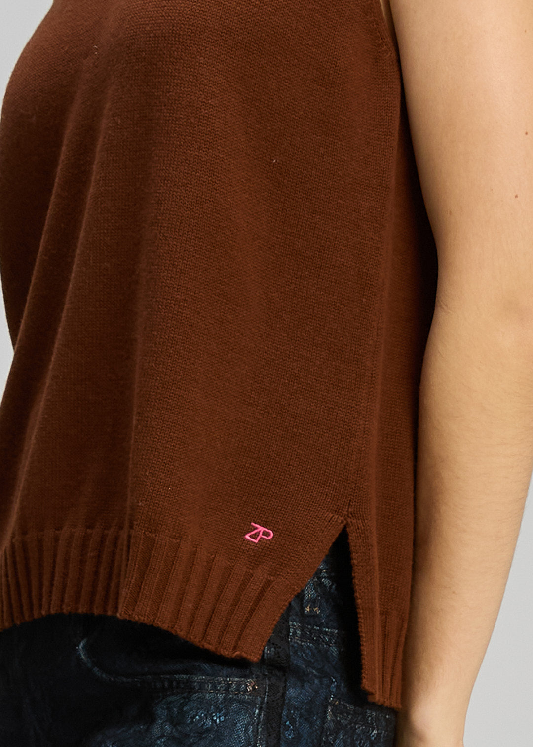 Zaket & Plover | Vest Essential | Chestnut - Dutch Hideout